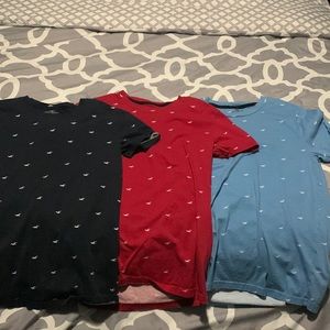 3 Hollister t shirts